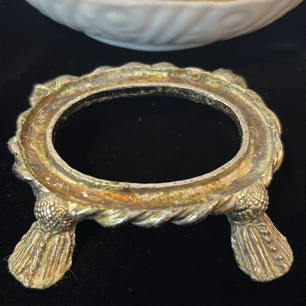 Vintage Set of 2 Stylebuilt Ormolu Tassel Foot Hollywood Regency Soap Dishes
